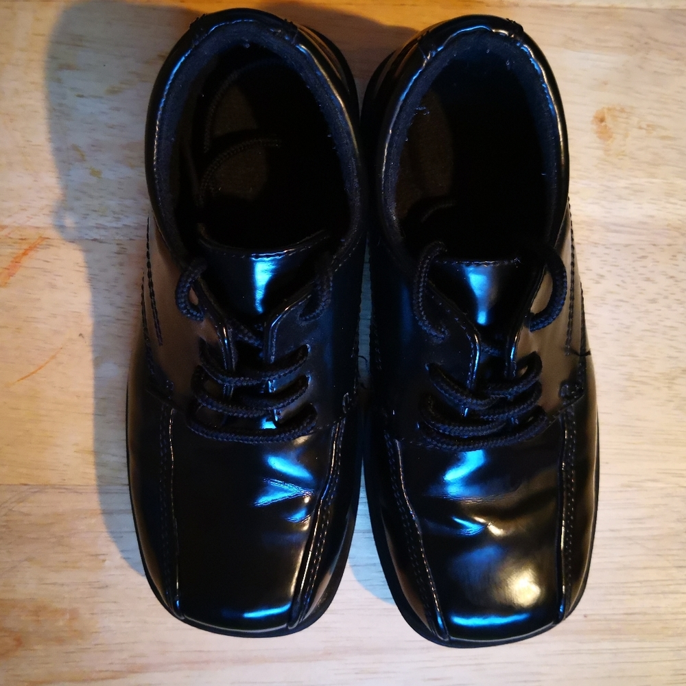 Boys Alec shoes (Kohl's) size 13
